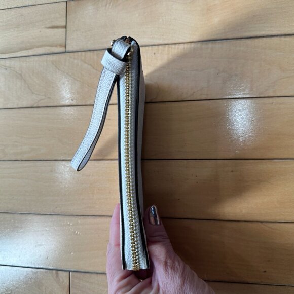 NWOT COACH Zip Pouch Wristlet Cream Pebbled Leather with Strap - Picture 6 of 7